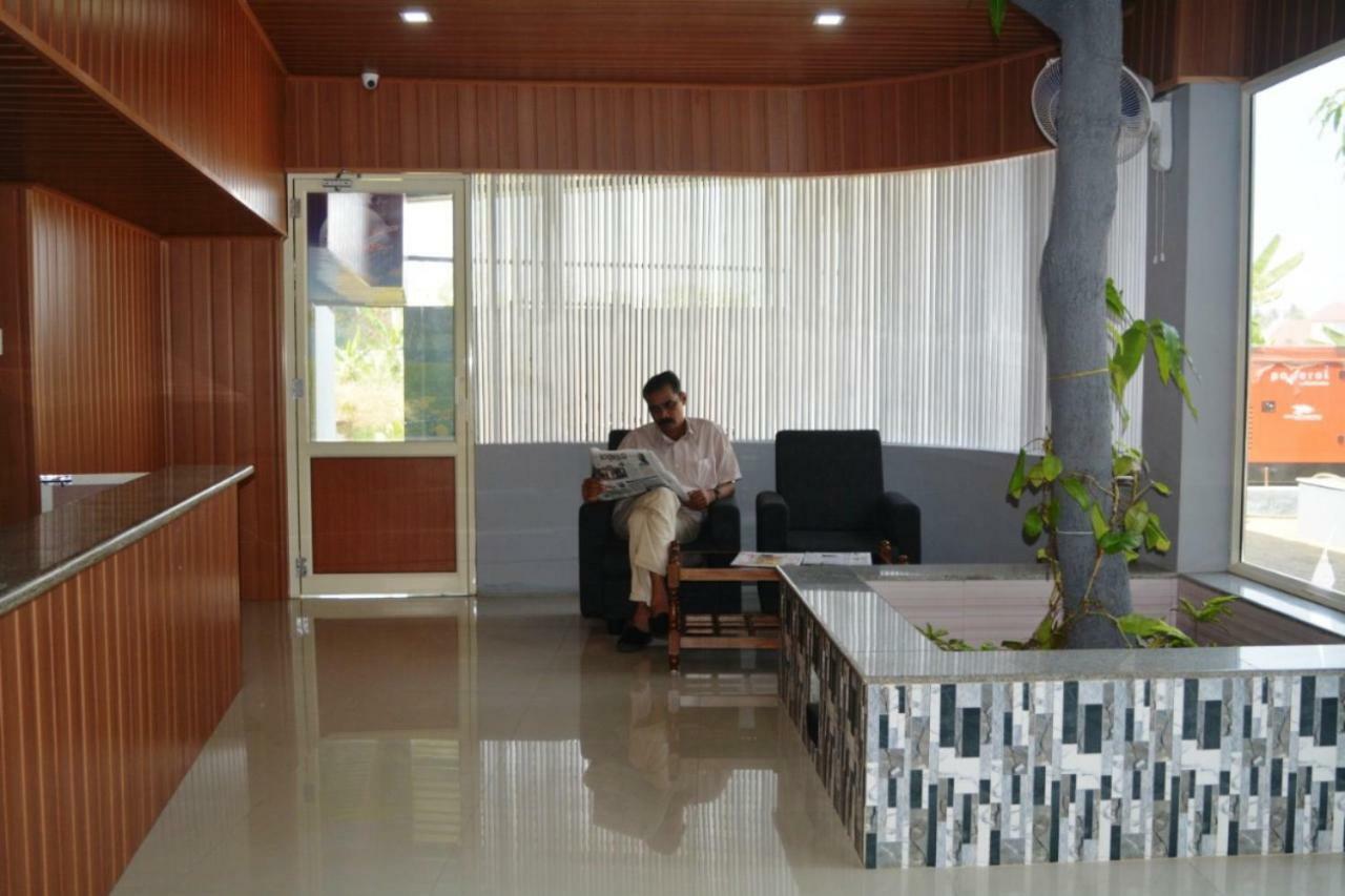 Jippus Galaxy Budget Air Port Hotel Kochi 外观 照片