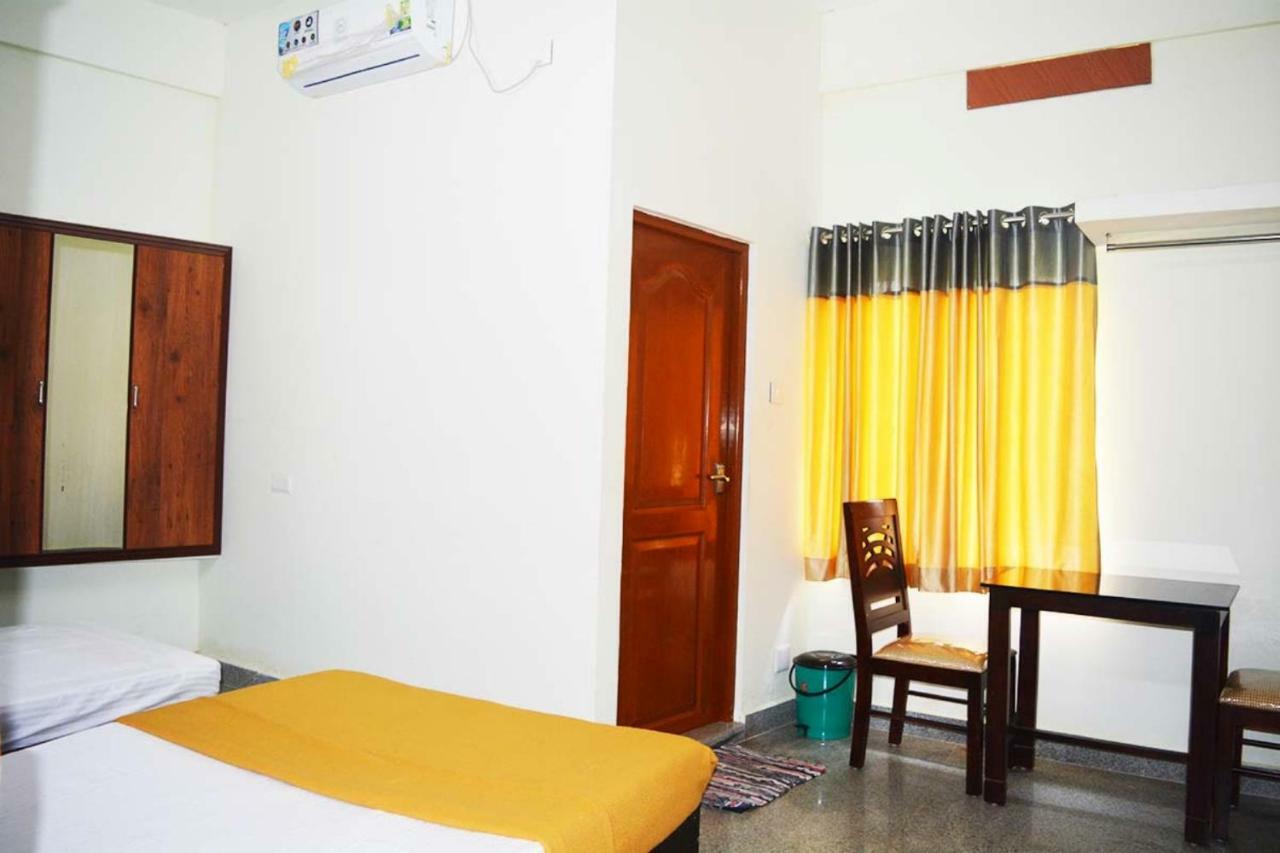 Jippus Galaxy Budget Air Port Hotel Kochi 外观 照片