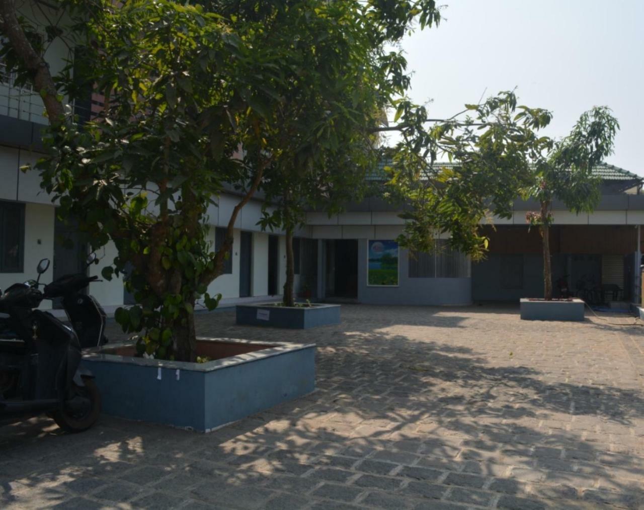 Jippus Galaxy Budget Air Port Hotel Kochi 外观 照片