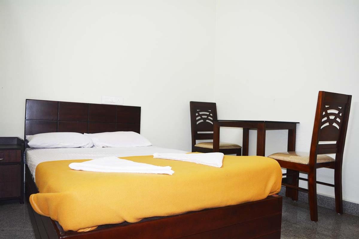 Jippus Galaxy Budget Air Port Hotel Kochi 外观 照片