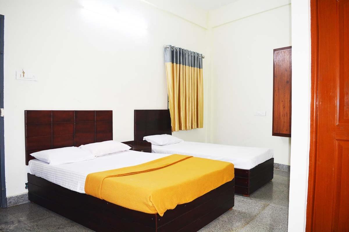 Jippus Galaxy Budget Air Port Hotel Kochi 外观 照片