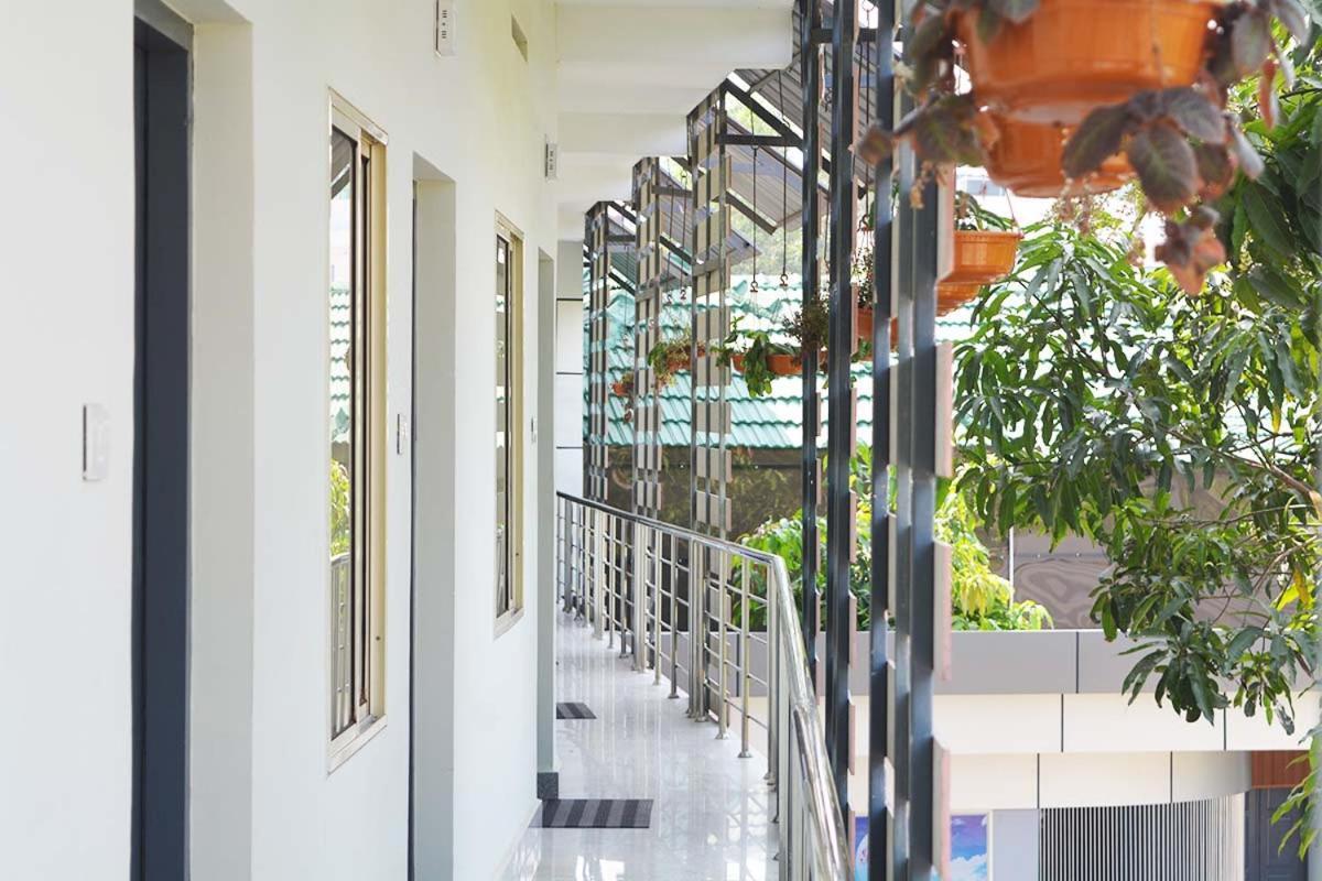Jippus Galaxy Budget Air Port Hotel Kochi 外观 照片