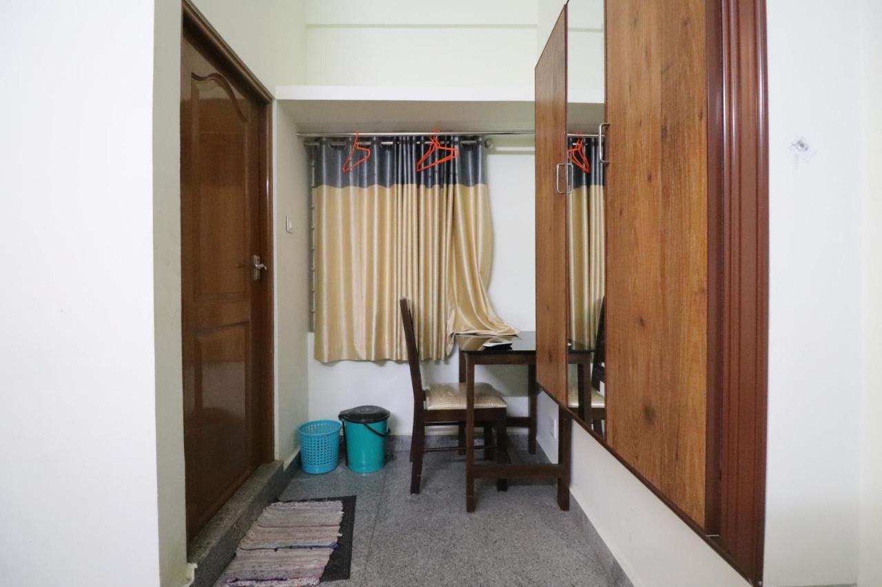 Jippus Galaxy Budget Air Port Hotel Kochi 外观 照片