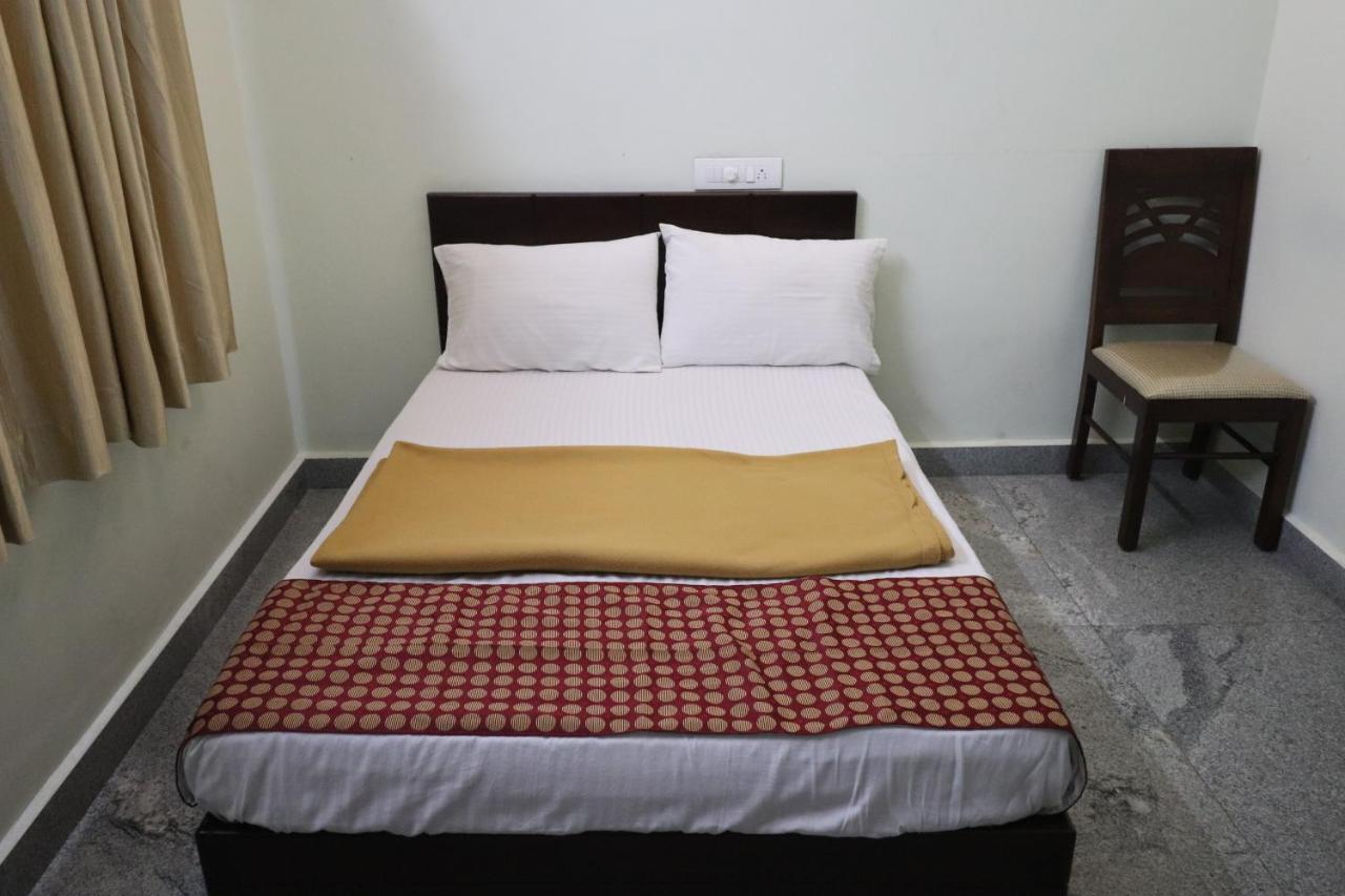 Jippus Galaxy Budget Air Port Hotel Kochi 外观 照片